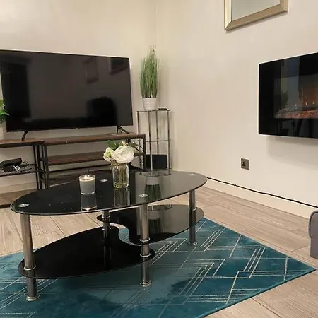 2 Bed Centre *