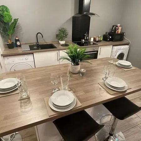 2 Bed Centre