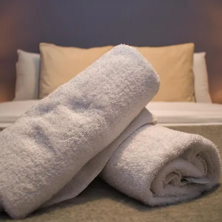 Spacious 2bdr By Torr Group Short Lets & Serviced With Free Underground Allocated Parking