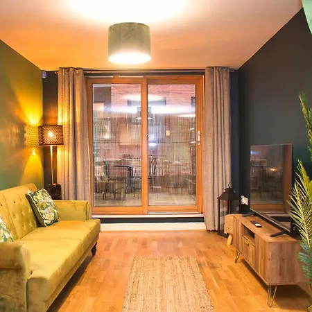 アパート Spacious 2bdr By Torr Group Short Lets & Serviced With Free Underground Allocated Parking