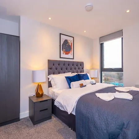 Cosy 1 Bed - Perfect For Long By Valore Services Διαμέρισμα