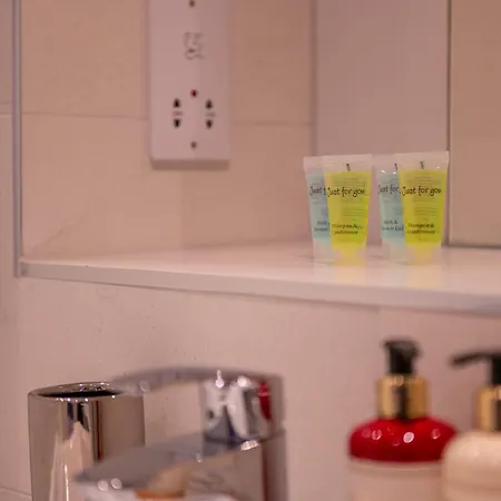 Cosy 1 Bed - Perfect For Long By Valore Services Διαμέρισμα *