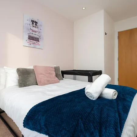 Luxury Penthouse - Private Balcony - City Views Apartment Manchester