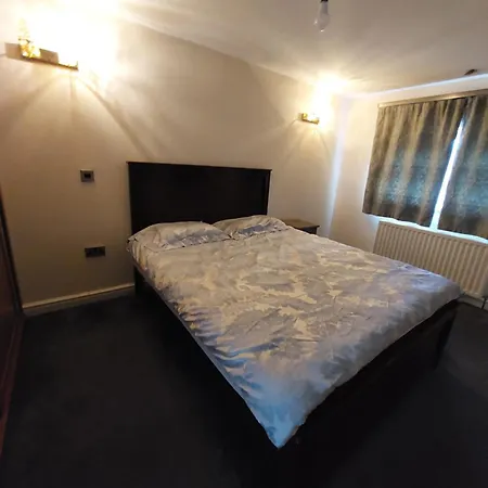 Dobcross Close Apartment