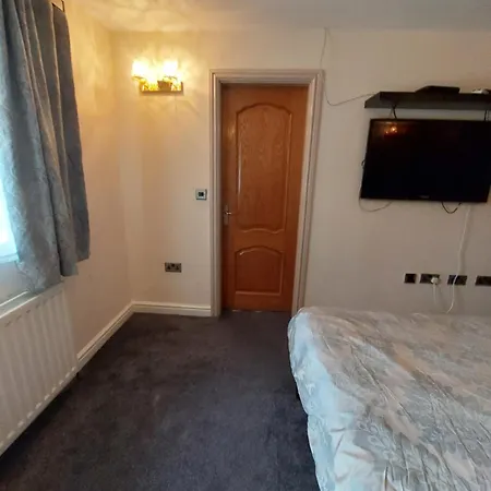 Dobcross Close Apartment