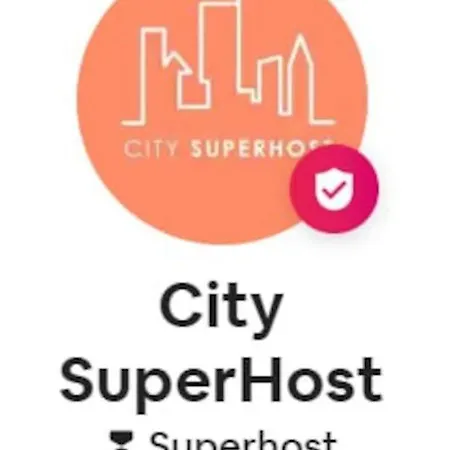 Free Parking: Perfect City Centre Flat דירה