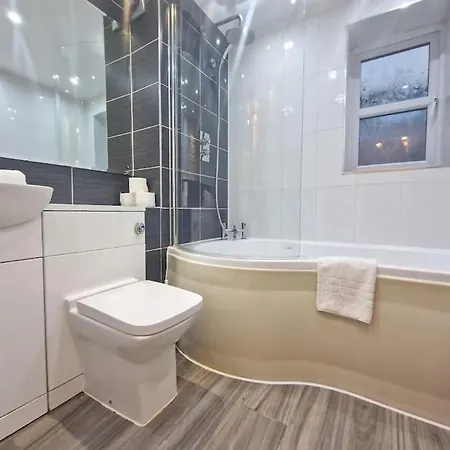 Free Parking: Perfect City Centre Flat דירה *