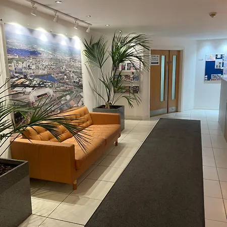 شقة Old Trafford Cityview En-suite Apt مانشستر