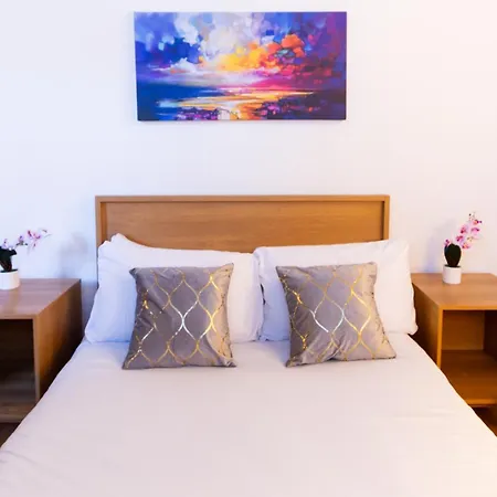 Two Bed In Converted Centre Mill Apartment Manchester