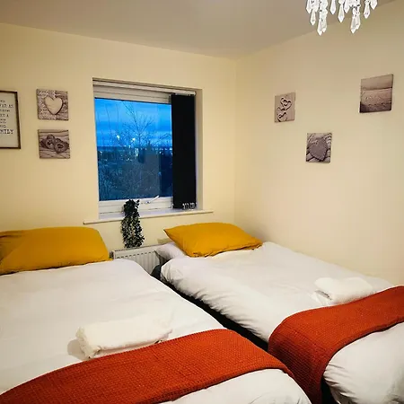Nyaraló Cozy Stylish House Near Piccadilly Station, Etihad Stadium With Parking, Garden And 900mb Wifi Manchester