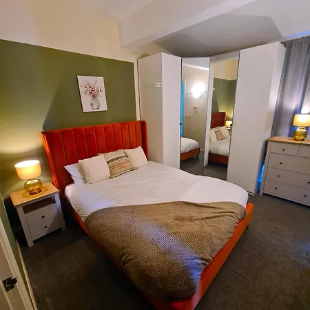 3 Bed House Etihad Stadium, Coop Live Private Parking With Optional Hot Tub *