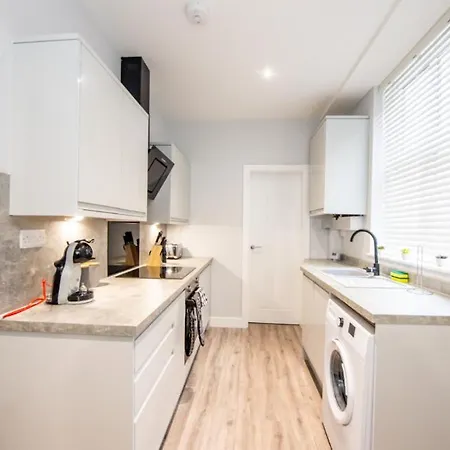 Hassle-free & Handsome Brand-new 3-bed Apartamento *