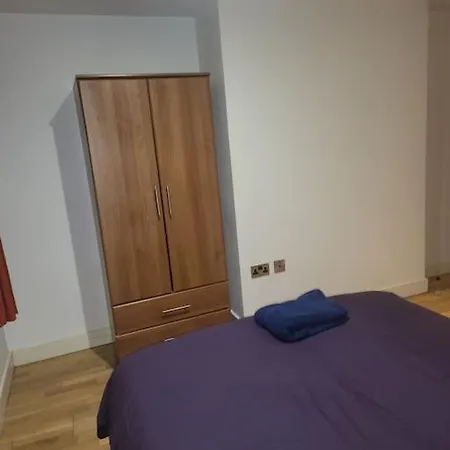 Striking 1 Bedroom *