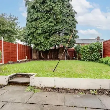 New Build House Near Trafford Centre With Drive