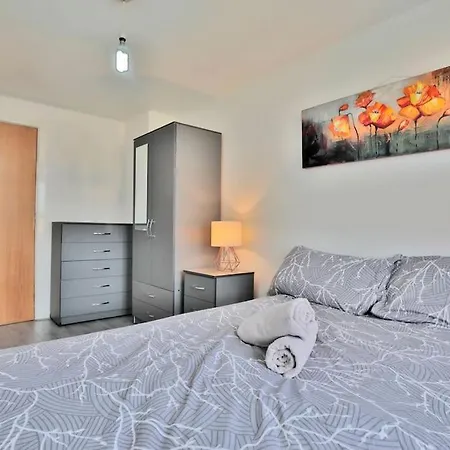 Modern 2 Bed Highclere Flat For And Contractor Groups In - Free Parking - By Nmb Serviced Appartement Manchester