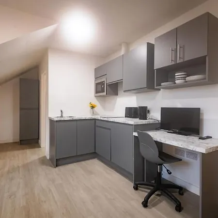 Cosy Studio, Old Trafford