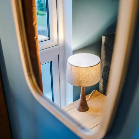 Beautiful House Near Etihad With Free Wifi & Parking- Sleeps 6 By Purestay Μάντσεστερ