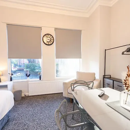 Benoit Apartman Manchester