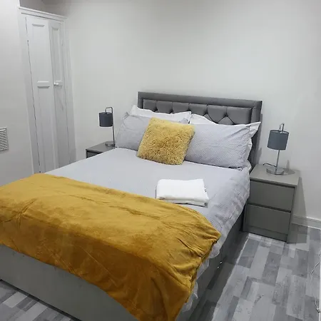 Getaway In Apartment *