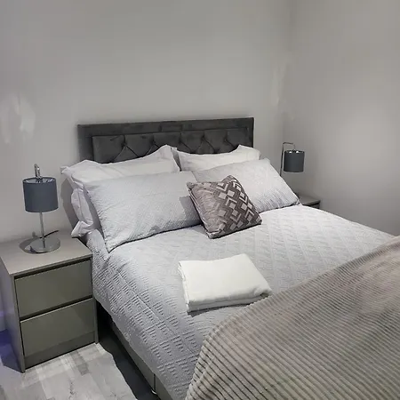 Getaway In Apartment *