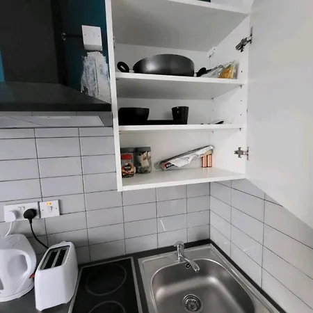 Double With Bathroom And Kitchenette Vendégház *