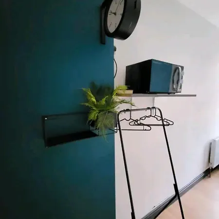 Double With Bathroom And Kitchenette 맨체스터