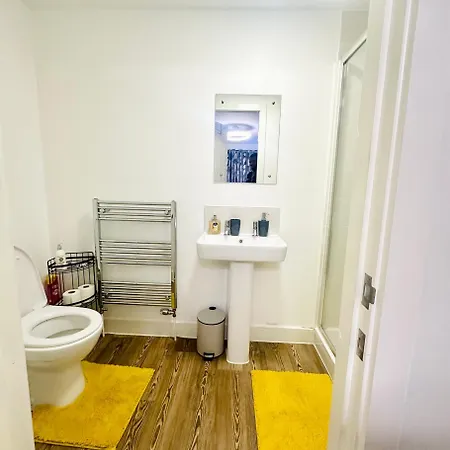 Quarto em Acomodações Particulares Private Modern Ensuite Near Etihad Stadium *