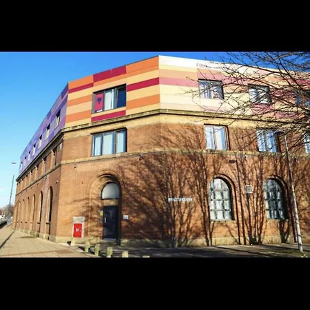 Lovely 1 Bed In Salford 맨체스터