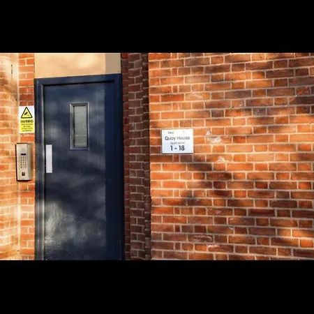 Lovely 1 Bed In Salford *