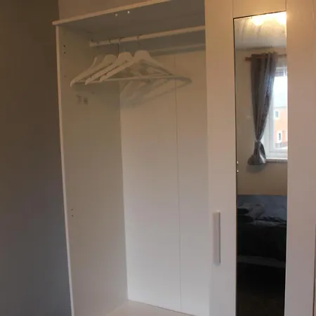 House Near Centre & Etihad, Free Parking & Garden Apartment Manchester