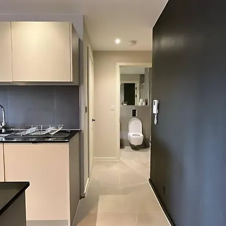 Spacious 2 Bed Modern Lägenhet *