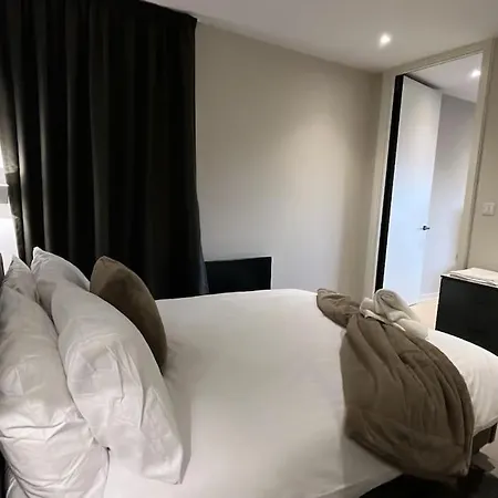 Spacious 2 Bed Modern Lägenhet
