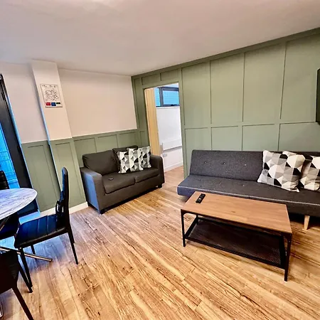 Two Bedrooms Flat - Centre *