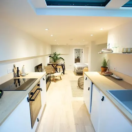Chorlton Stylish & Roof Terrace Manchester