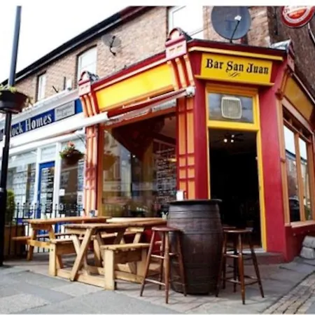 Chorlton Stylish & Roof Terrace 公寓 *