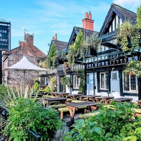公寓 Chorlton Stylish & Roof Terrace