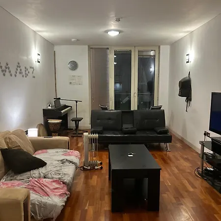 Cosy Flats In *