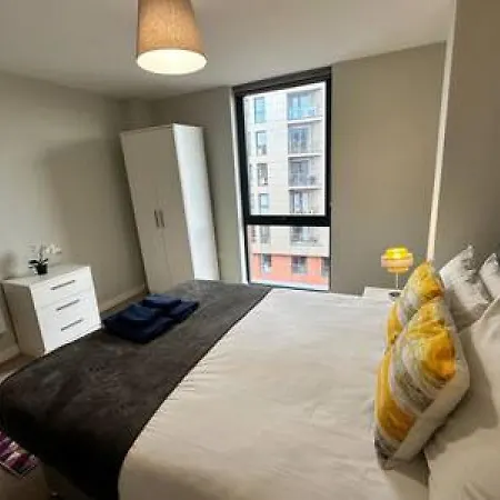 Modern 1 Bed Sleeps 2 Manchester
