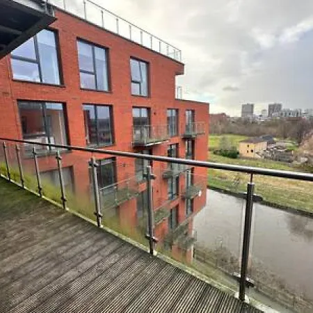 Appartement Large 2 Bed With Balcony And Sofa Bed Sleeps 6