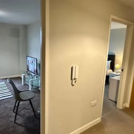 Fab 1 Bed With Balcony And River Views Sleeps 2