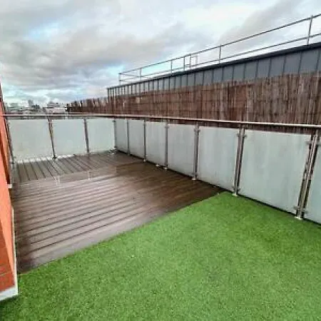 Large 1 Bed Mcr And Huge Terrace Sleeps 4 מנצ'סטר