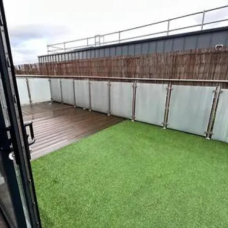 דירה Large 1 Bed Mcr And Huge Terrace Sleeps 4