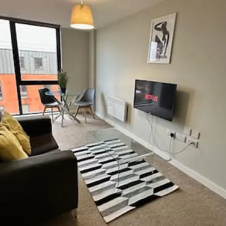 Lovely 1 Bed Sleeps 2 Apartment *