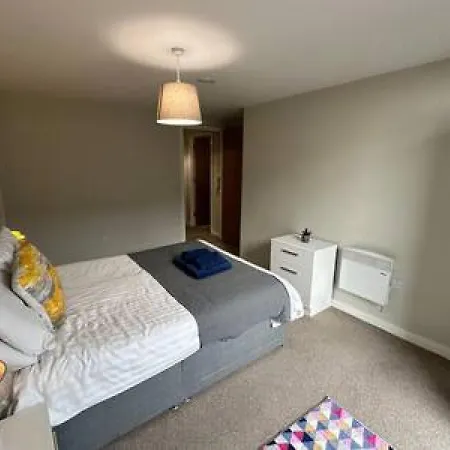 Fab 1 Bed In Sleeps 2 *