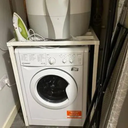 Fab 1 Bed In Sleeps 2