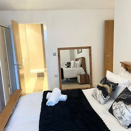 Free Parking 2 Bedroom