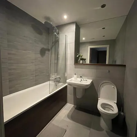 Salford Serviced Apartmán *