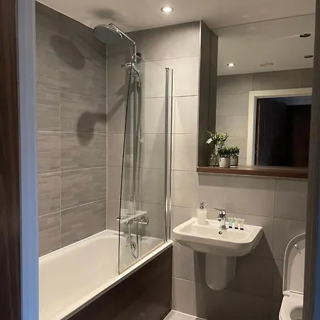 Salford Serviced Apartmán