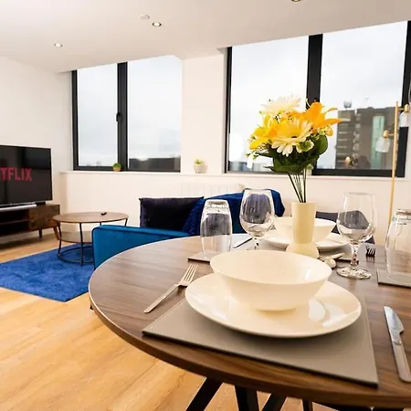 1 Bed Old Trafford Apt - Free Parking Apartment