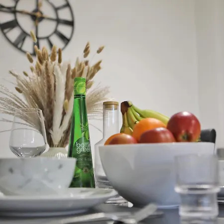 Avalora Short Lets & Serviced Accommodation - 2Bed & 2Baths Ensuite, Parking, Balcony, Wi-Fi, Netflix, Media City Apartament Manchester